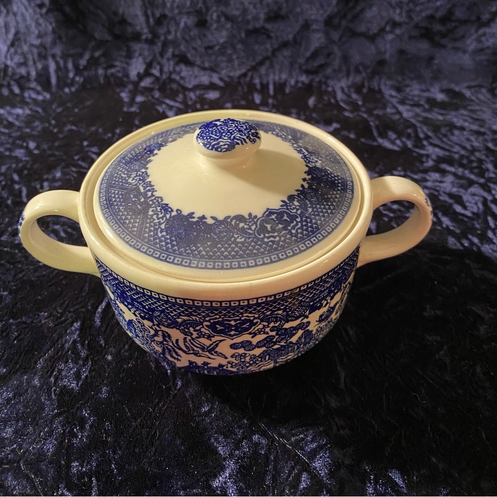 Vintage Blue Willow Sugar Bowl with Lid